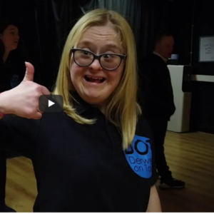 derwen college student gives thumbs up